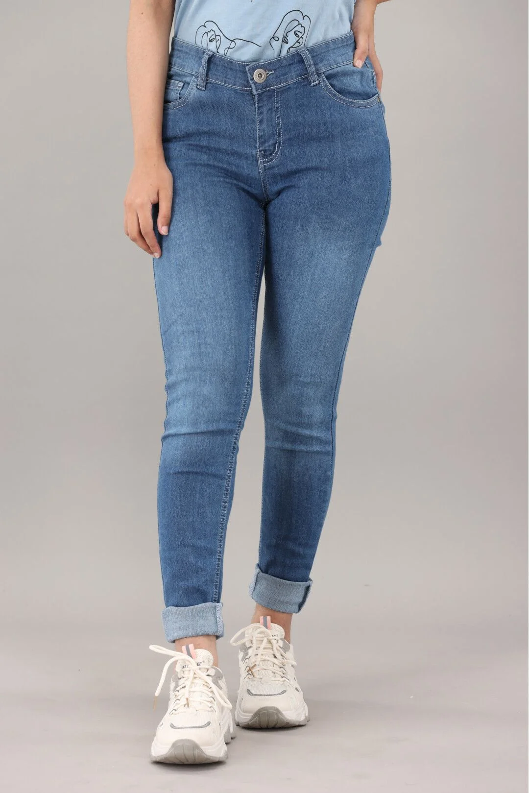Women jeans stitched by Bano Stitching women clothing manufacturing services in Lahore with delivery worldwide